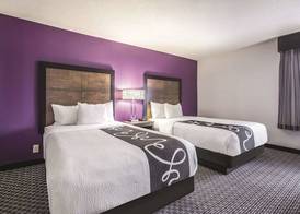 La Quinta by Wyndham Hartford Bradley Airport 5