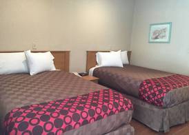 Townhouse Inn and Suites 5