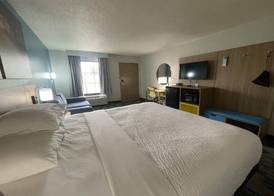 Days Inn & Suites by Wyndham York 3