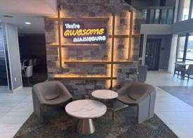 La Quinta Inn & Suites by Wyndham Miamisburg Dayton South 3
