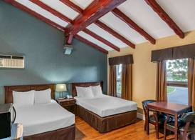 Econo Lodge Montreal-Brossard 3
