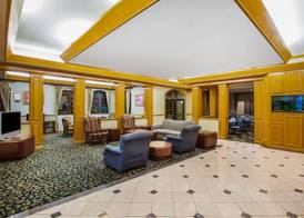 Days Inn & Suites by Wyndham Corpus Christi Central 2