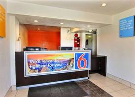 Motel 6 Kingsville, TX 3