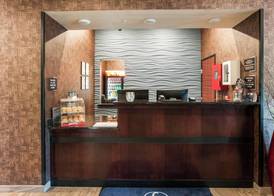 Cobblestone Hotel & Suites Appleton International Airport 4