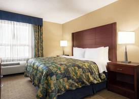 Travelodge by Wyndham Oshawa Whitby 3