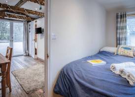 The Lodge - 1 Bedroom - Freshwest Beach Retreat 2