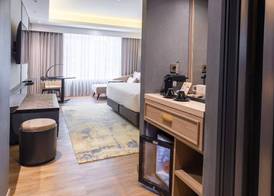 Mangkuluhur ARTOTEL SUITES 4