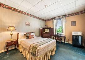 Waynebrook Inn 5