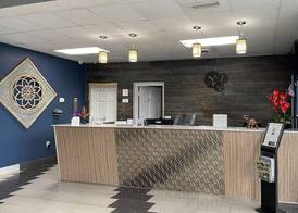 Econo Lodge Forest City 4