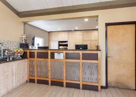 Howard Johnson by Wyndham National City/San Diego South 2
