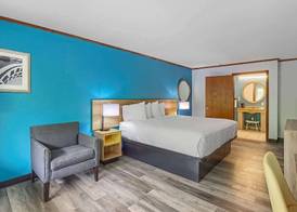 Days Inn by Wyndham Foley - North Gulf Shores 3