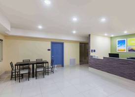 Days Inn by Wyndham Baton Rouge Airport 2