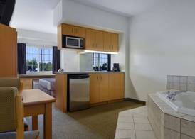 Microtel Inn & Suites by Wyndham Plattsburgh 4