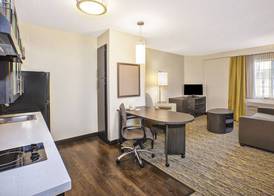 Candlewood Suites INDIANAPOLIS by IHG 3