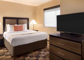 Hawthorn Extended Stay by Wyndham Milwaukee Airport 3
