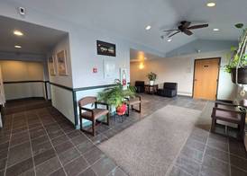 Breeze Inn Hotel & Motel 4