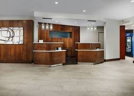 Courtyard by Marriott Manchester-Boston Regional Airport 2