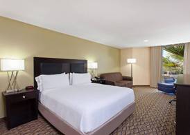 Holiday Inn Express NEWPORT BEACH by IHG 2