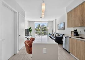 Biscayne Cove by Rove - Condo With Private Balcony 5