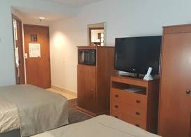 The Hotel@Dayton South 5