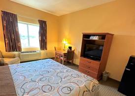 Super 8 by Wyndham Topeka at Forbes Landing 3