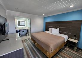 Travelodge Inn & Suites by Wyndham Fullerton 3