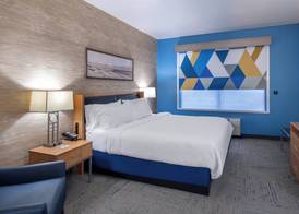 Holiday Inn Express & Suites HENDERSON by IHG 4
