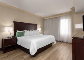 Hawthorn Extended Stay by Wyndham West Palm Beach Airport 4