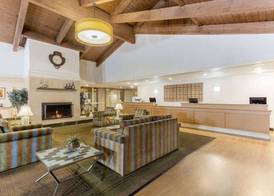 La Quinta Inn & Suites by Wyndham Redding 2