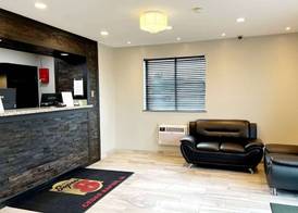 Super 8 by Wyndham Cedar Rapids 3