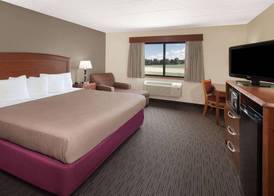 AmericInn by Wyndham Grundy Center 3