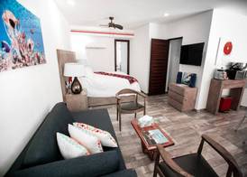 Hotel Paradise Suites 2