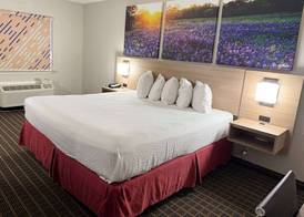 Days Inn by Wyndham San Antonio Interstate Hwy 35 North 5