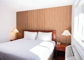 Travelodge by Wyndham Langley 4