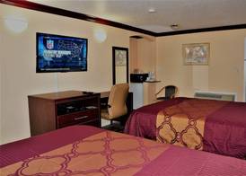 Americas Deluxe Inn- Marysville 5
