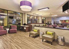 La Quinta Inn & Suites by Wyndham Charleston Riverview 2
