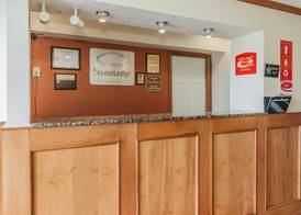 Econo Lodge Cloverdale 3