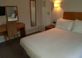 Tri-Star Hotel 3
