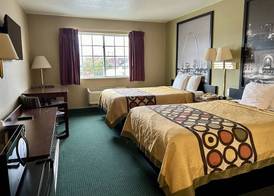 Super 8 by Wyndham Platte City Kansas City Area 5