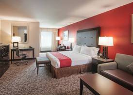Holiday Inn OCEANSIDE CAMP PENDLETON AREA by IHG 4