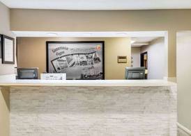 Super 8 by Wyndham Indianapolis/NE/Castleton Area 4