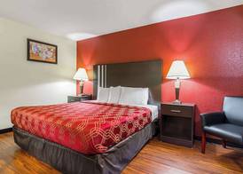 Econo Lodge Research Triangle Park 5