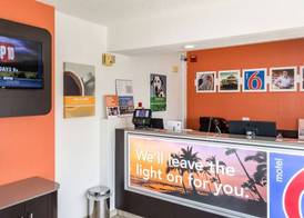 Motel 6 Bakersfield, CA - Convention Center 5