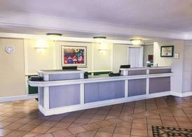La Quinta Inn by Wyndham Moline Airport 2