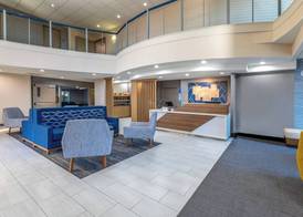 Holiday Inn Express & Suites LATHROP by IHG 3