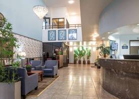 Days Inn & Suites by Wyndham Artesia 3