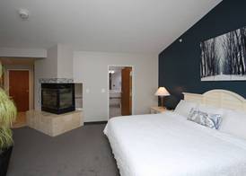 Bay Pointe Inn 5