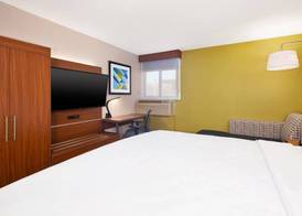 Holiday Inn Express FAIRFAX - ARLINGTON BOULEVARD by IHG 5