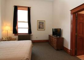 Town Hall Inn 4