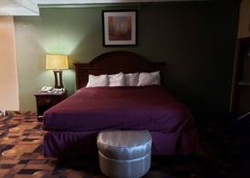 Hawthorn Extended Stay by Wyndham Fayetteville 4